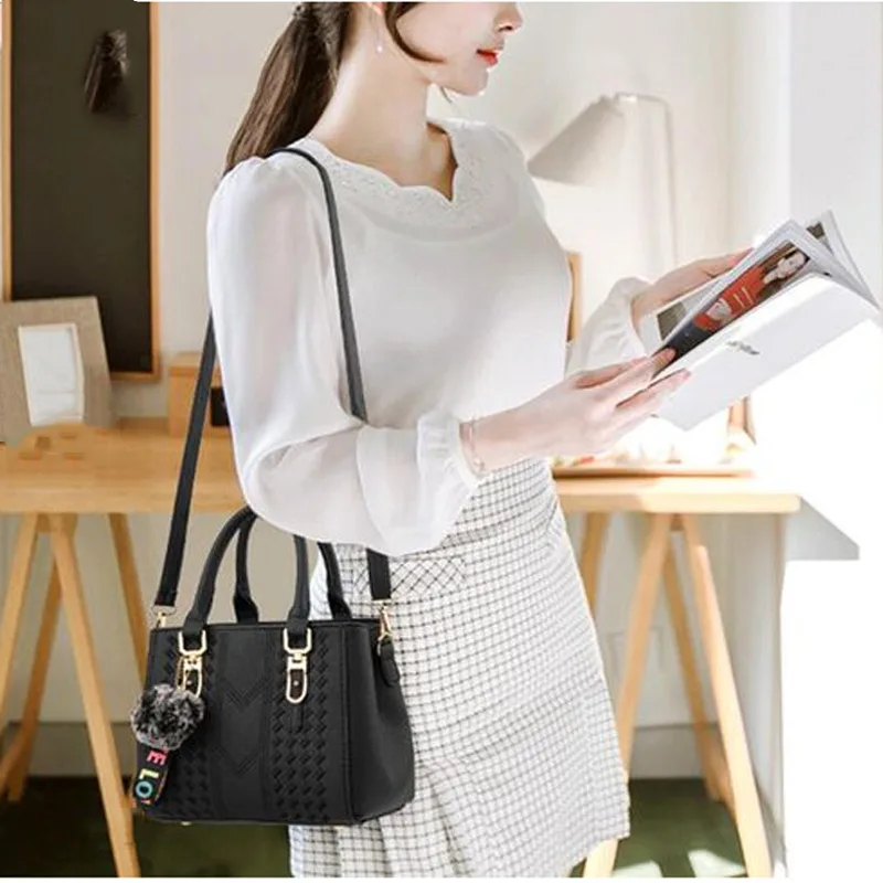 Женская сумка дорожная с несколькими карманами Большая вместительная через