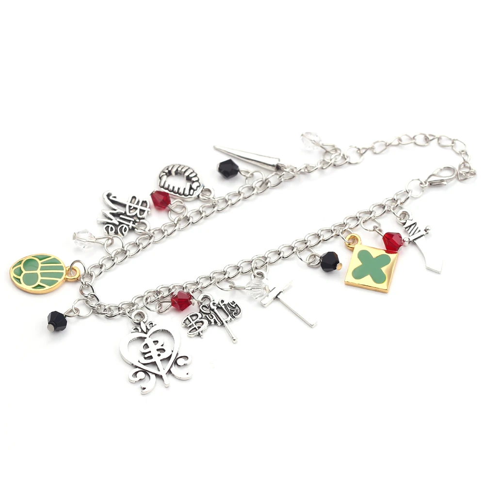 Женский браслет с бусинами в богемном стиле украшенным искусственным мечом