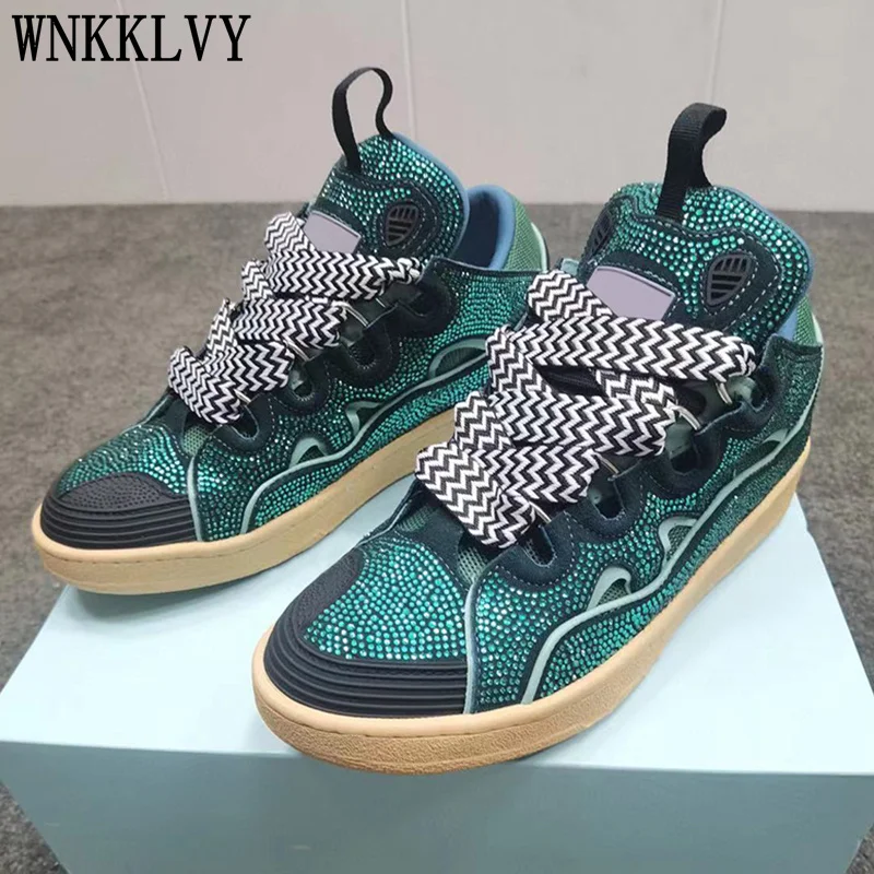 Кроссовки женские со стразами декоративные на платформе шнуровке Повседневная