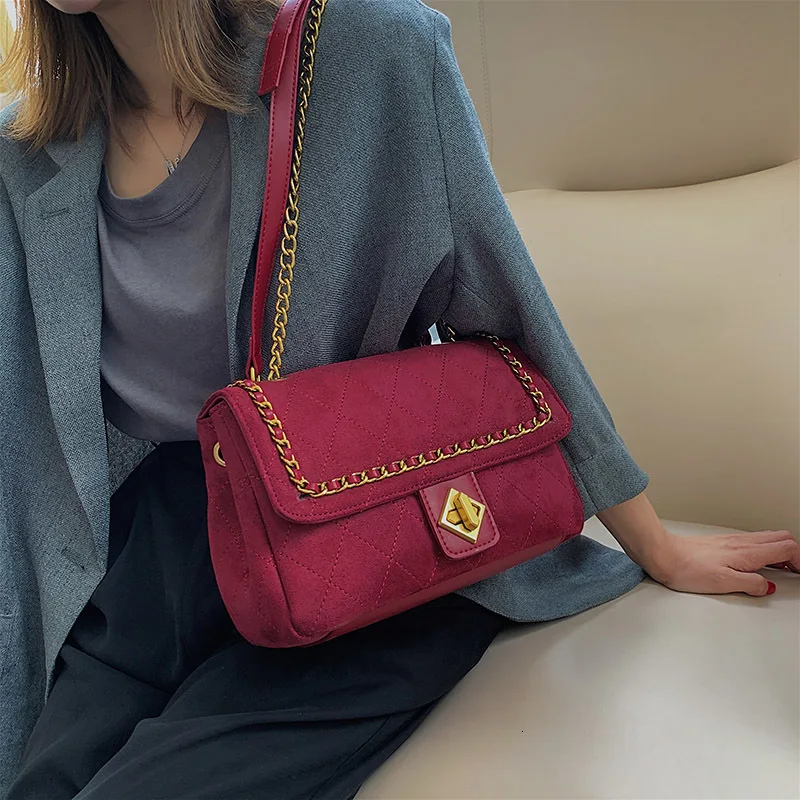 Женская сумка через плечо с цепочкой однотонная небольшая | Багаж и сумки