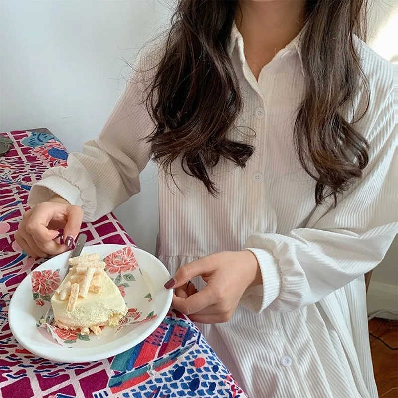 Платье женское вельветовое однобортное с длинным рукавом простой однотонный