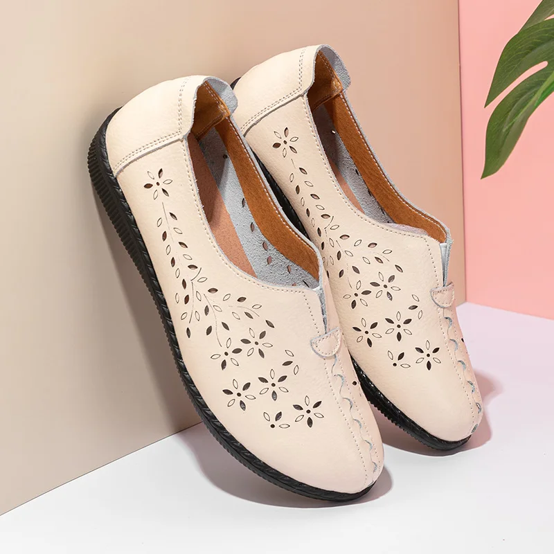 

Korean Style Fashion Casual Leather Shoes Women 2021 Hot Sell Breathable Hollow Peas Zapato Low-Top Loafers Zapatillas Mujer D8