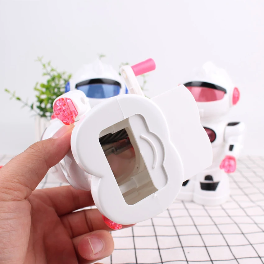 

School Supplies Portable Pencil Sharpener Hand Crank Manual Sharpener Cartoon Robot Pencil Cutter for Stationery Kids Gift