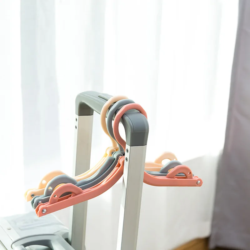 2 шт. Портативный складной зажим для одежды с клипом из пластика для пляжного полотенца для крепления к шезлонгу.