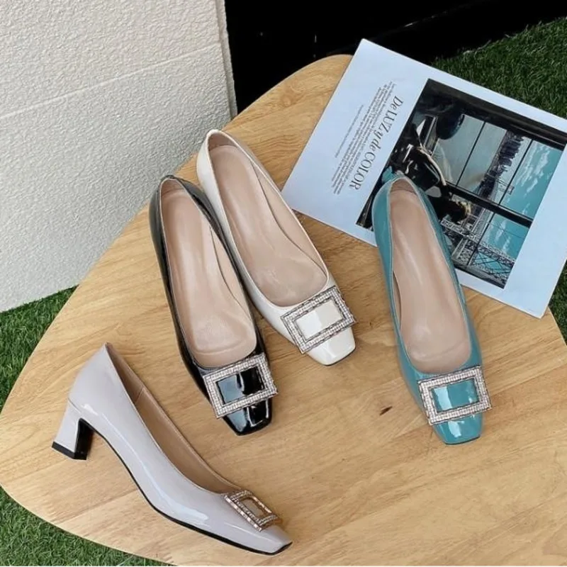 

Туфли женские весенние на среднем толстом каблуке, с квадратной пряжкой