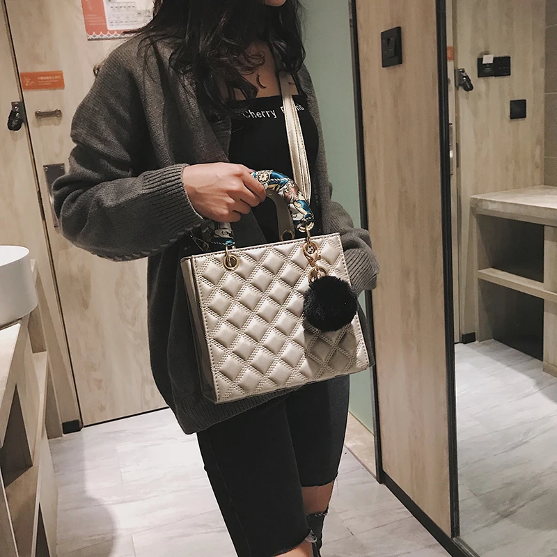 

Ladies Handbag Small Ribbon Hair Ball Shoulder Bags for Women Tote Bag PU Leather Female Messenger Bag Brand Designer Bolsa Red
