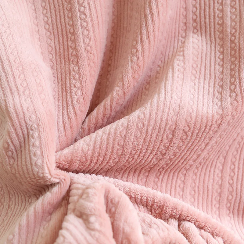 

2021 New pajamas winter season flannel long-sleeved nightgown leisurewear Lady soft velvet thickening ventilation warmth comfort