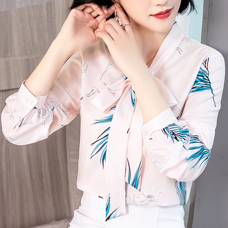 

Spring 2019 Chiffon Women Tops Elegant Women Clothing Printing Long Lantern Sleeve V-neck Sweet Fashion Womens Blouses 5527 50