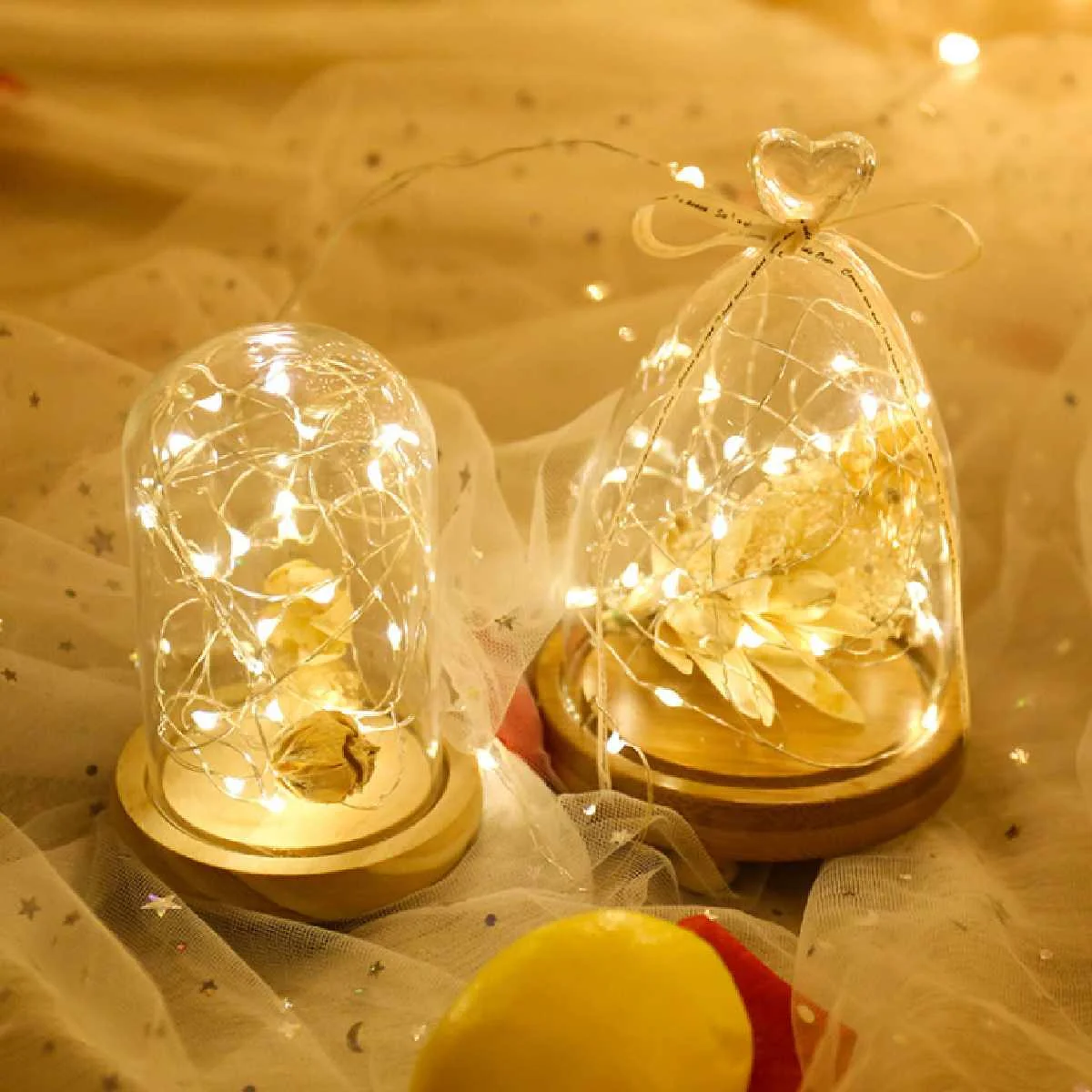 

DIY Empty glass globe LED light Promotional hand model dust cover gift glass dome flower cover with wooden base