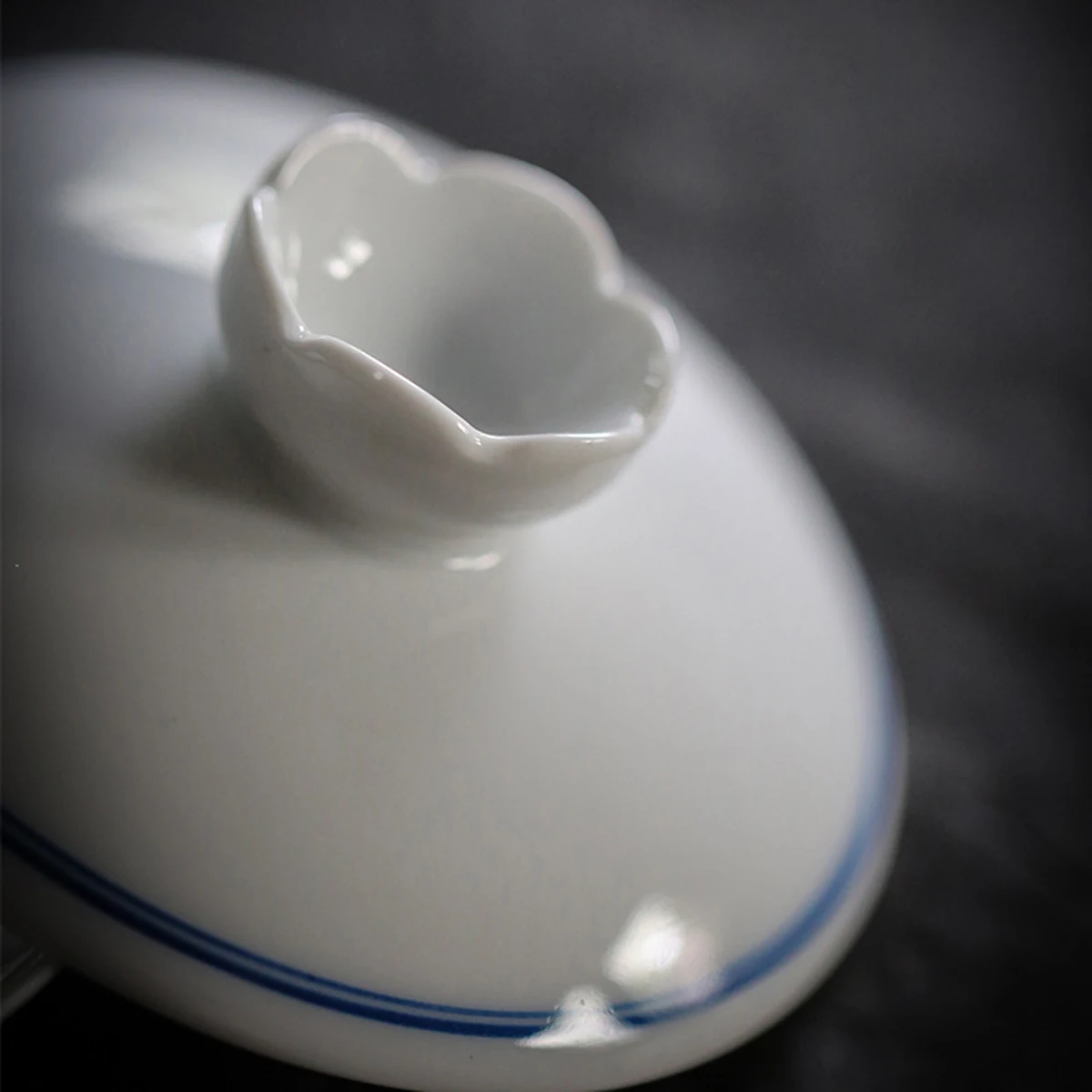 Сине-белая чаша с крышкой санкai ручной росписи Керамическая ручная лотосом