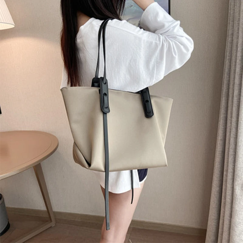 

iPinee Oxford Cloth Tote Handbag for Women Large Capacity Casual Shoulder Bag Waterproof Travel Handbag and Purses