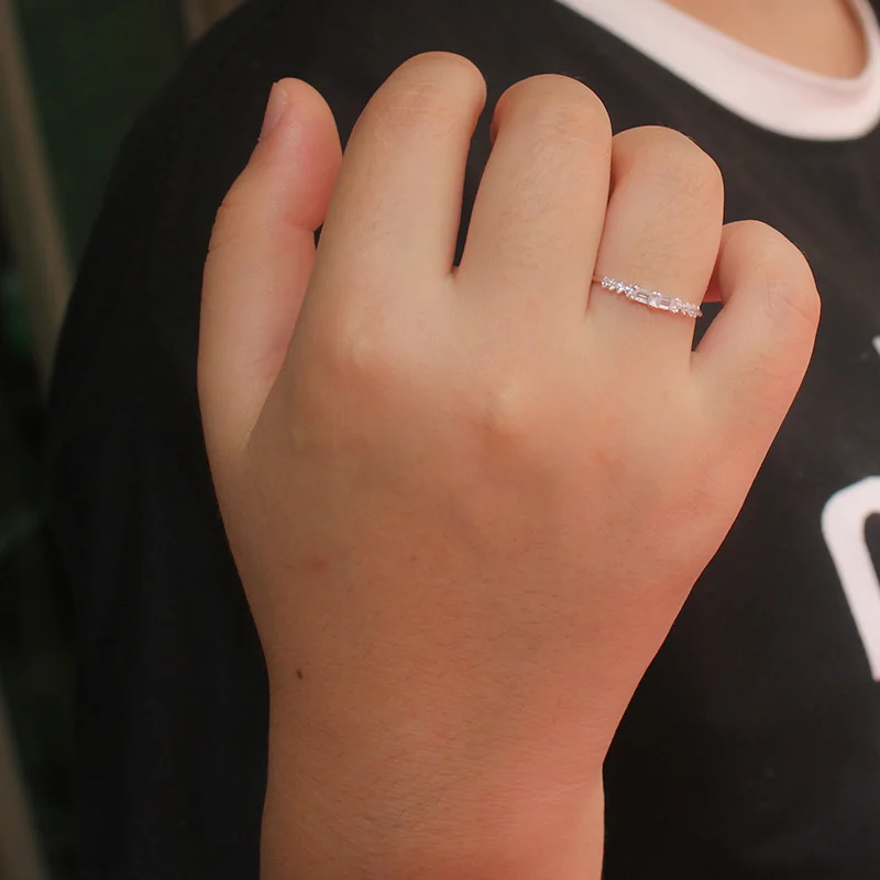 Женское кольцо из серебра 925 пробы с фианитом | Украшения и аксессуары