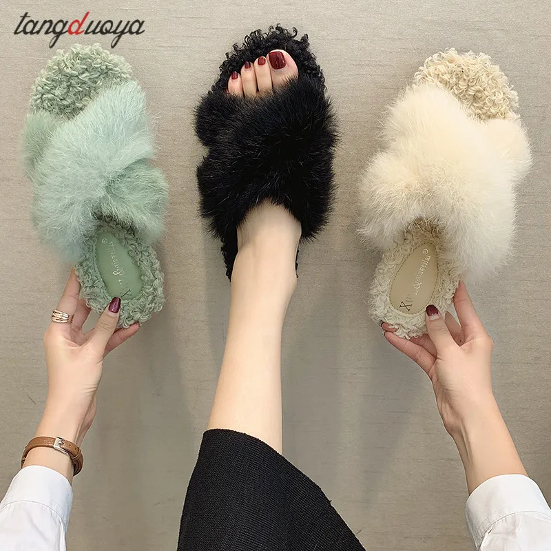 Белые меховые тапочки зимние плюшевые женские удобные домашние высокого