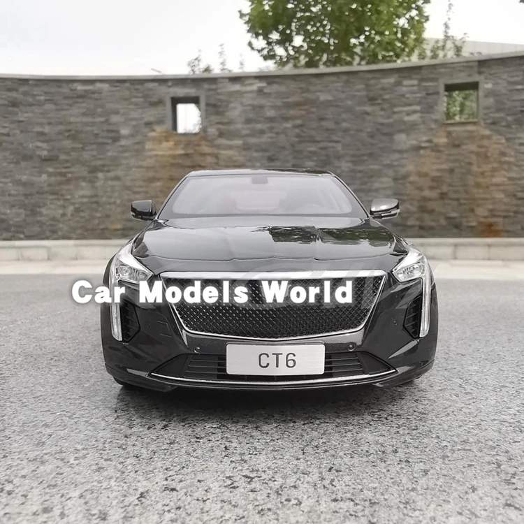 Литая под давлением модель автомобиля для нового CT6 1:18+ маленький подарок