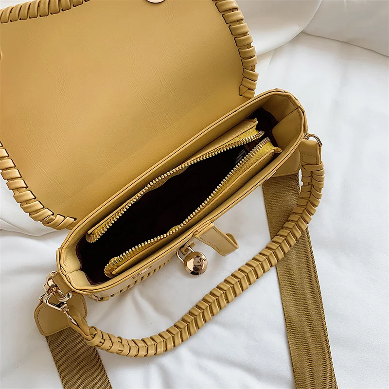 

2021 New Fashion Saddle Women Bag One Shoulder Handle Trend Casual Hasp Zipper PU Material Polyester Inside Lock Ornament Bag
