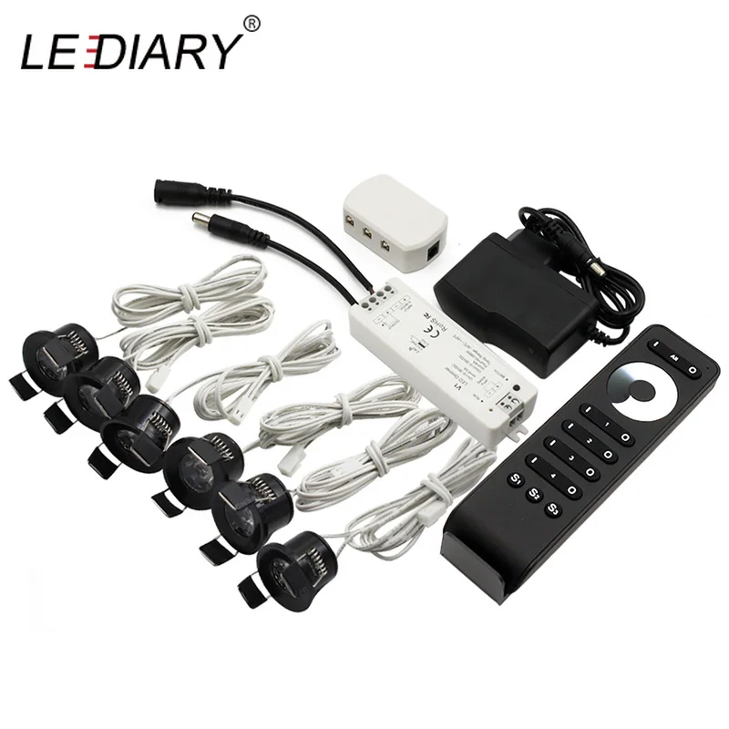 Светодиодный светильник с регулируемой яркостью несколькими пультами