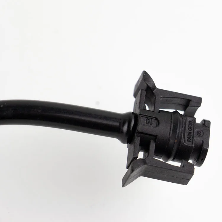 

LR024251 RADIATOR HOSE 2.0L 16V FOR LAND ROVER UPPER WATER PIPE TO EXPANSION TANK Free Shipping