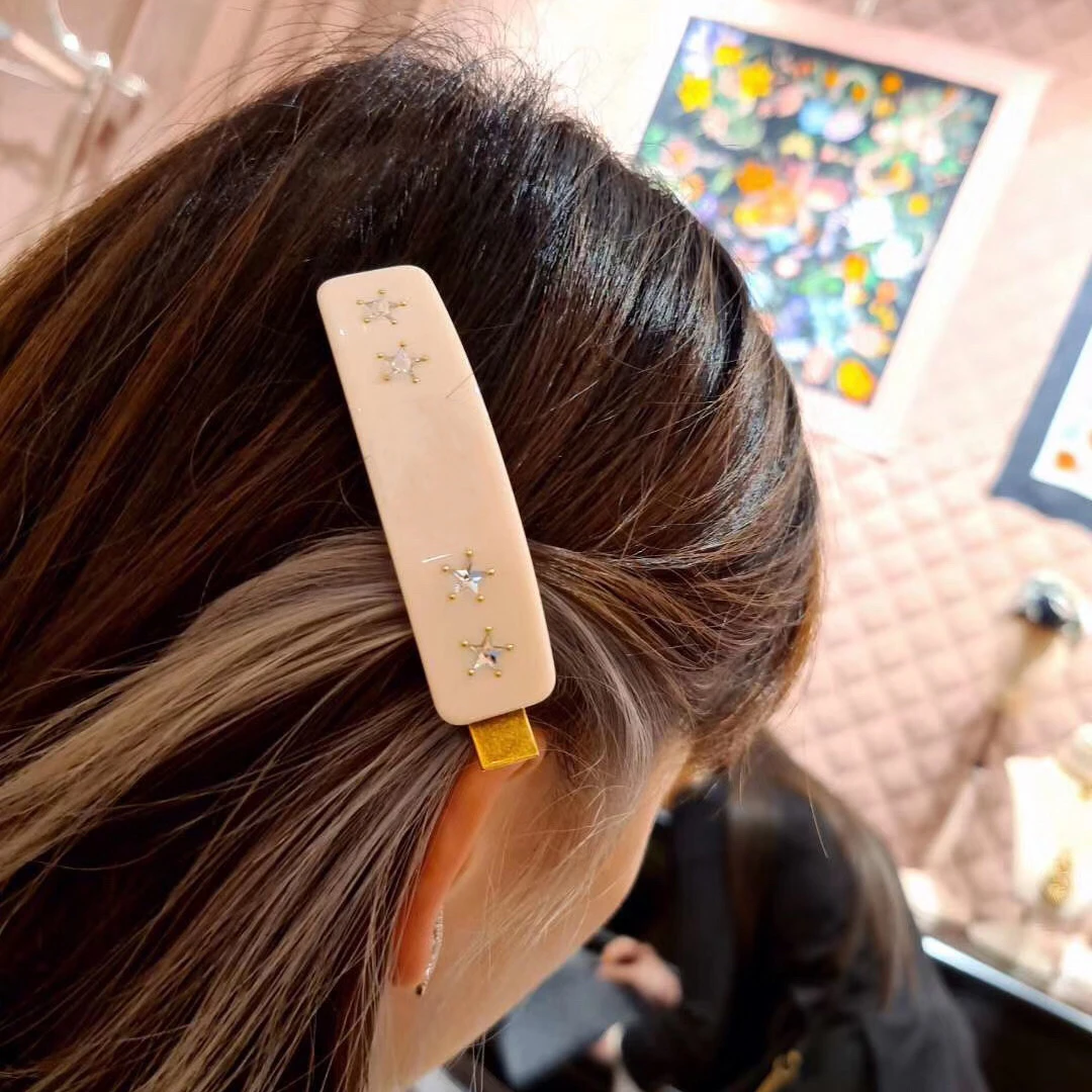 

Top Quality Acrylic Star Classic Letter HairClip For Women Famous Brand Jewelry Designer Luxury Hair Accessories HairBand Goth