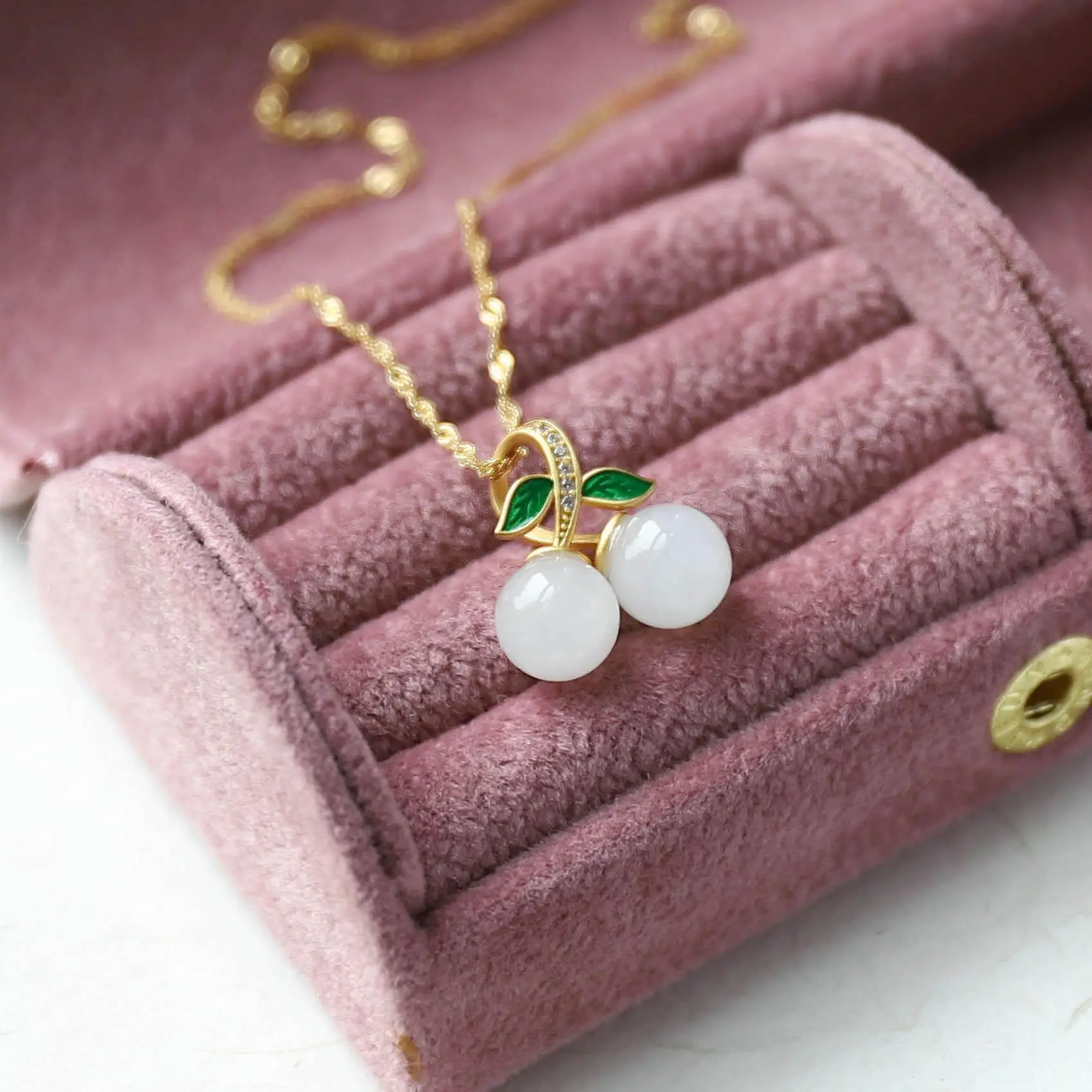 

[Xia Lu] Natural Hetian Jade White Jade Cherry Female Pendant 925 Silver Jade Fresh Sweet Necklace Clavicle Chain