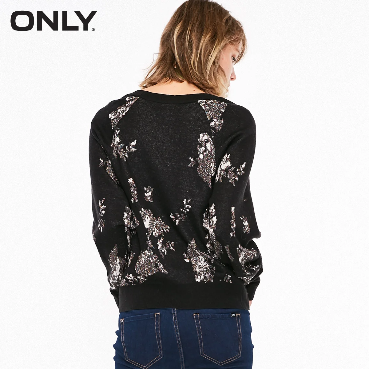 Только осенне-зимний Шелковый свитер с круглым вырезом и принтом | 118324525 Женская