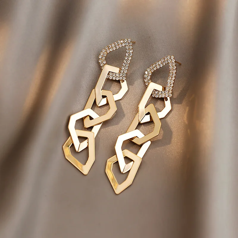 

2021 high sense atmosphere earrings new tide earrings female INS niche design sense European and American wind earrings drop