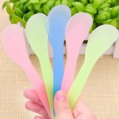 

10PCS DIY Apply Mask Tool Mixing Facial Mask Mud Spatulas Spoon Plastic Stick Random Color Cheap Skin Care Beauty Tool