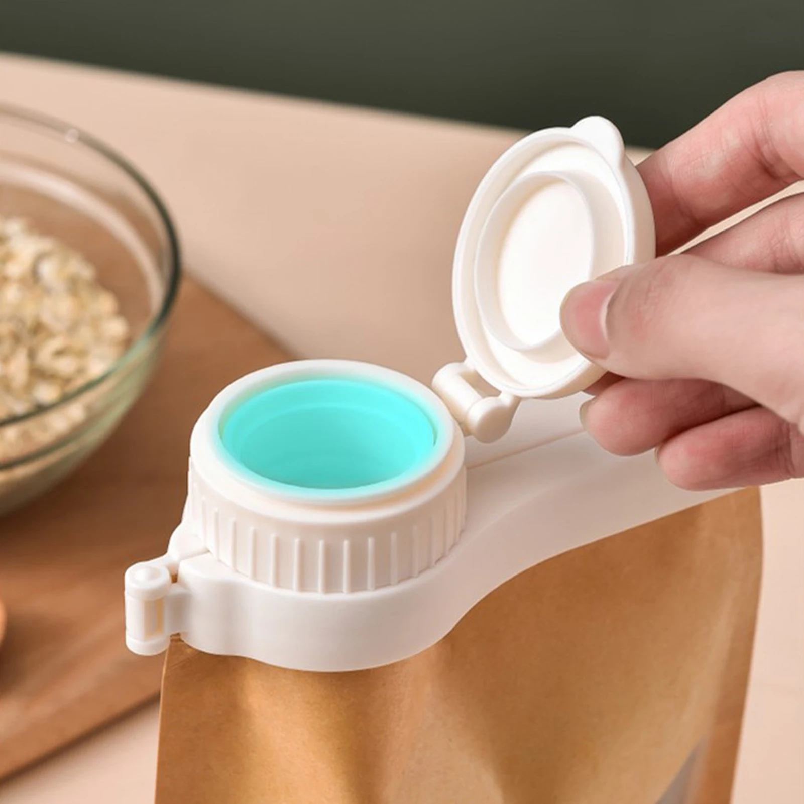 

Snacks Sealing Clip Safe Practical Bag Clip Large-diameter Pouring Nozzle Seal Food/snack Bags Easy Dump Food Keep Food Fresh