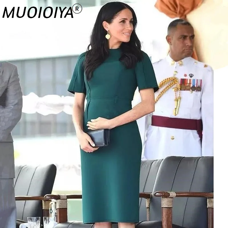 

Женское трикотажное платье с круглым вырезом, коротким рукавом