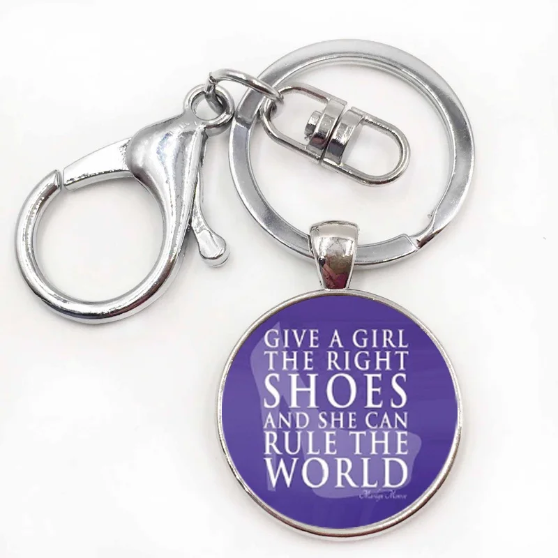 Винтажная Мода подходящая обувь для девушек и она может покорить мир брелок