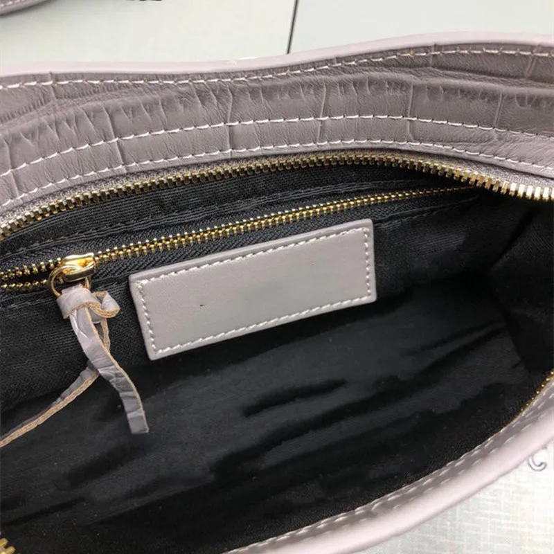 

2021 new ladies shoulder strap detachable motorcycle bag, handbag cross-body bag, large capacity shopping bag, high-end atmosp