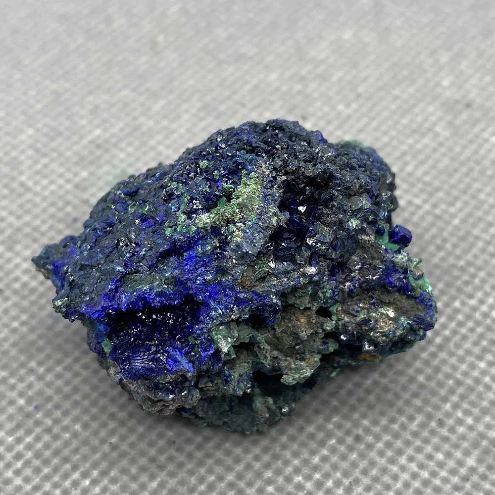 

Natural azurite mineral cristal espécime da província de anhui, china .