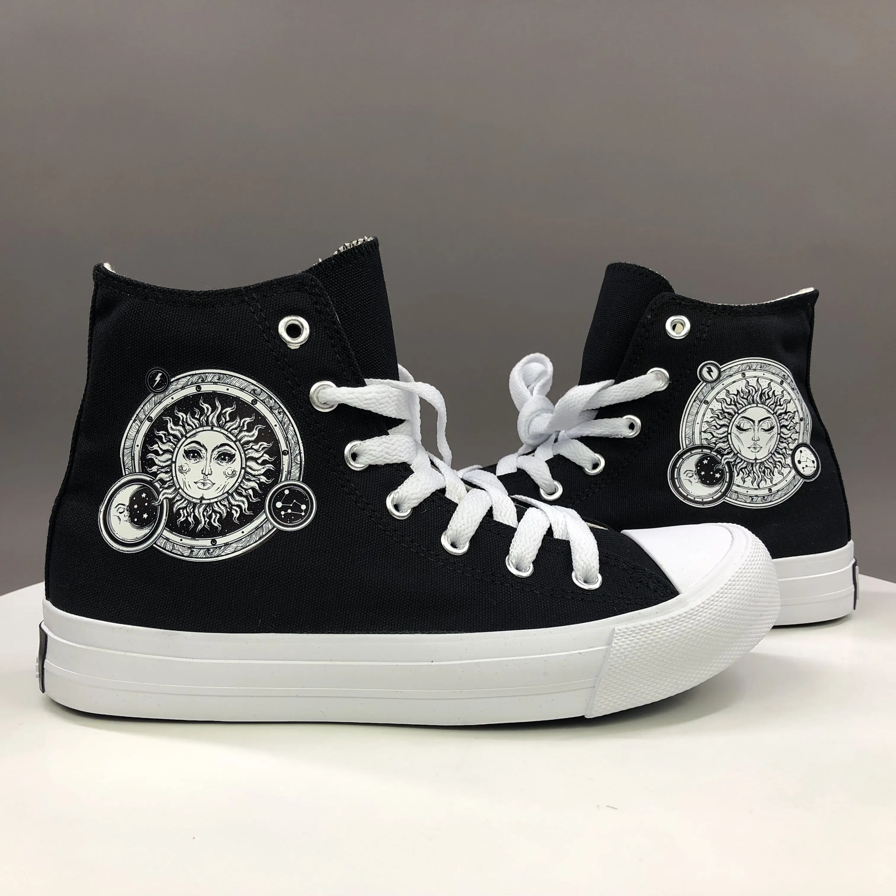 Мужские и женские кроссовки Wen черные парусиновые с солнечным лицом на плоской