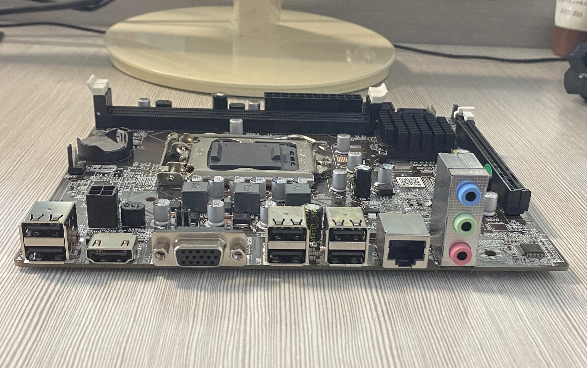 Материнская плата H61 4 SATA M-ATX Поддержка 2*8 ГБ DDR3 ОЗУ Intel Core i7 i5 i3 Pentium Celeron LGA1155