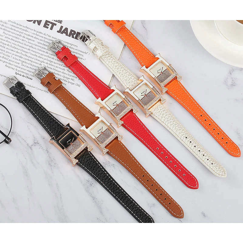 Часы женские из розового золота с квадратным циферблатом и бриллиантами |