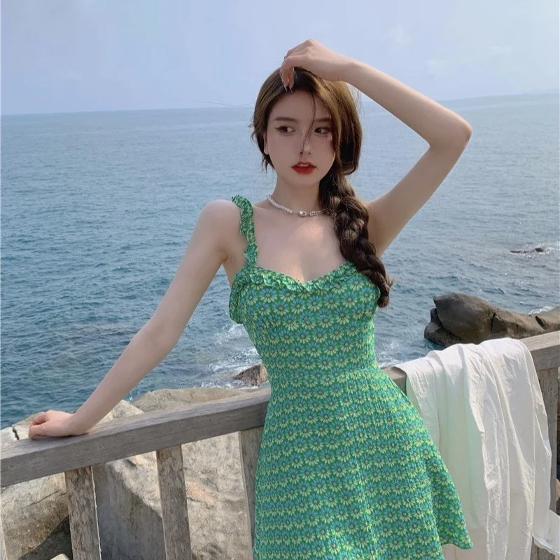 

Hong Kong Style Sexy Hot Girl French Minority Elegant Slim-Fit Slimming Green Little Daisy Floral Strap Dress for Women Summer