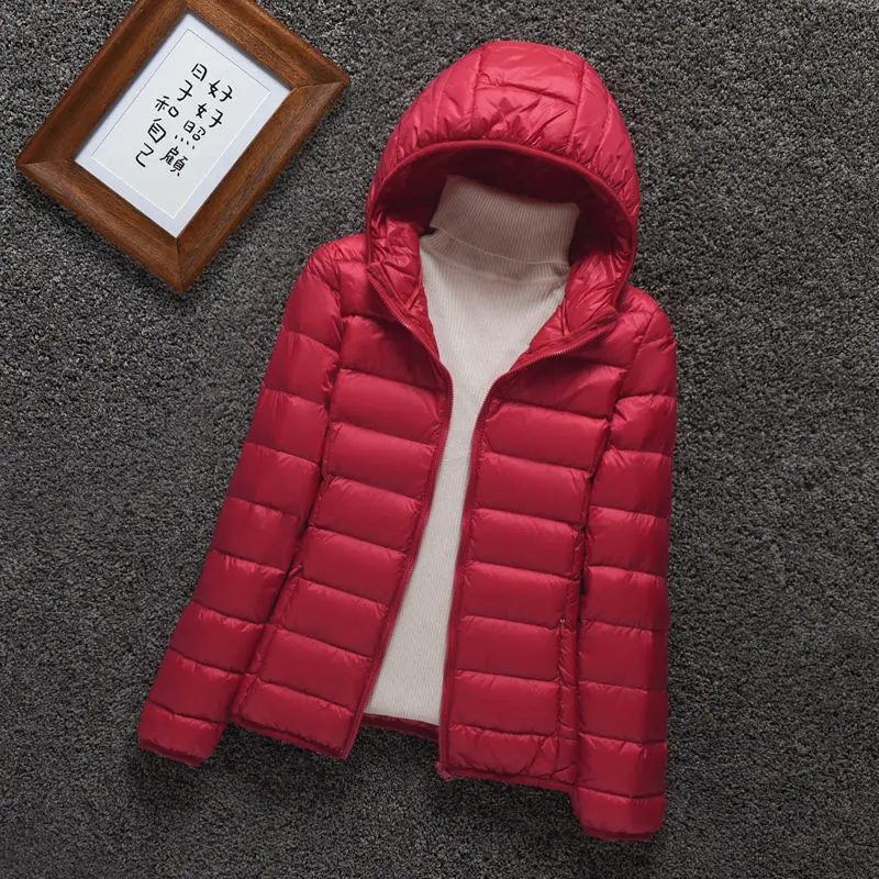 Женская куртка с капюшоном и наполнителем на утином пуху ульсветильник Кая