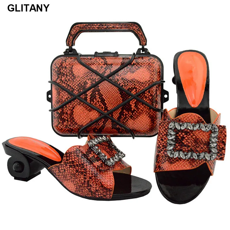 Новое поступление комплект из итальянской обуви с подходящими сумками