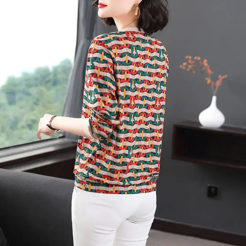 

Striped t-shirt long sleeve 2021 new loose cover meat large size middle-aged Mother v Collar dress