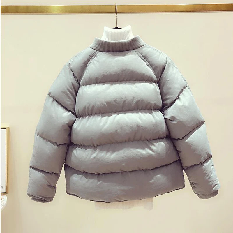 Женская утепленная парка с воротником стойкой короткая стеганая куртка в