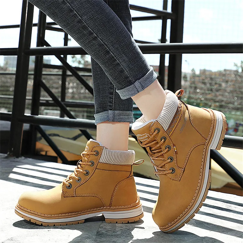 

2020 autumn and winter fashion plus velvet high quality Martin boots women's mid-heel round toe thick heel warm snow boots women