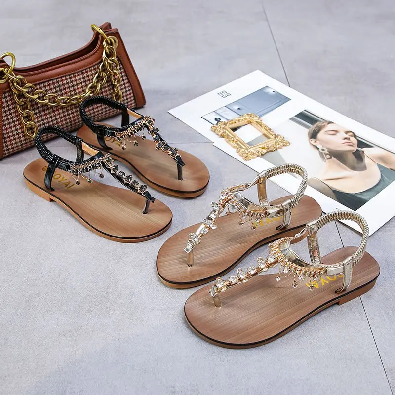 

2021 spring and summer new Korean version of bright diamond flip-flop sandals and slippers flat round toe beach sandals