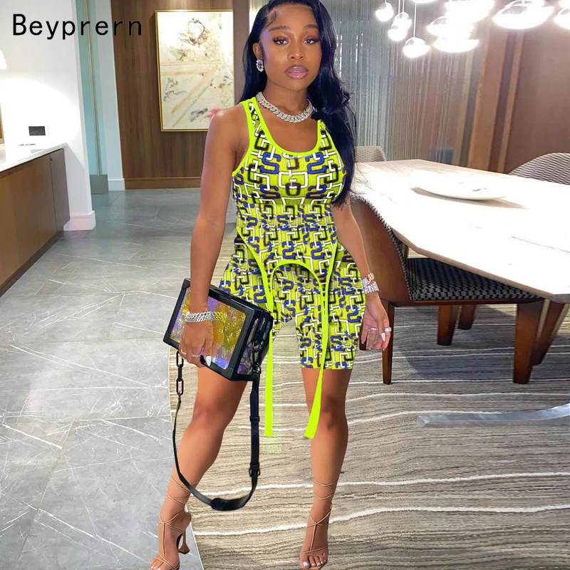 

Beyprern Casual Geometric Printed Matching Shorts Set Two-Piece Suits Womens Tracksuits Party Club Outfits Sporty Suits 2021 New