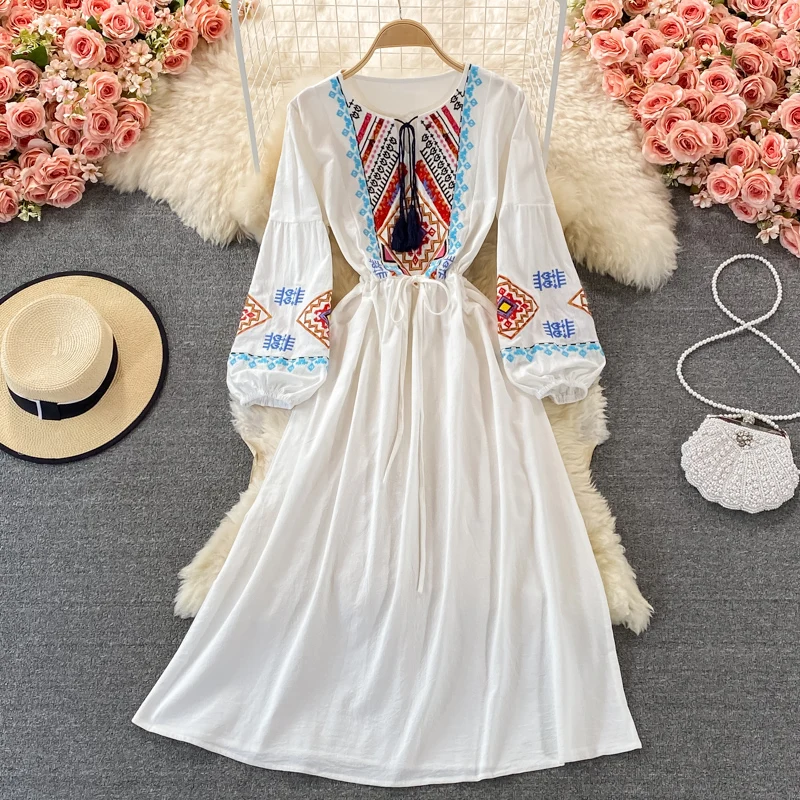 

Autumn Women Dress Blending Drawstring Neck Long Embroidery A-line Dress Female Maxi Vestidos Full Lantern Sleeves Dress