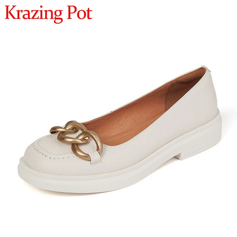 

Krazing pot preppy shallow loafers beige color round toe full grain leather med heels metal decorations chains women pumps l67