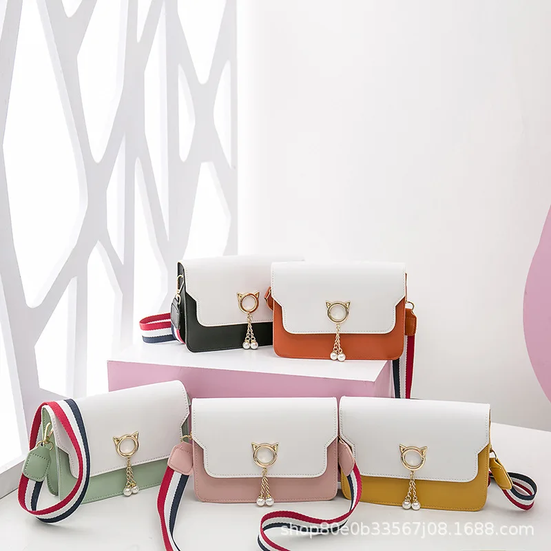 

Cat pendant small square bag 2021bags women Korean ladies shoulder messenger bag Guangzhou mobile phone bag wholesale