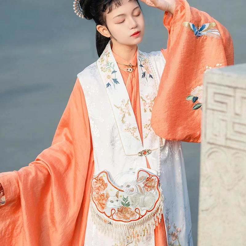 

2021 Chain Cotton Underarm Bag Women Original Design Trending Rabbit Embroidered Handbags Purses Female Hand Bag Shoulder Bag