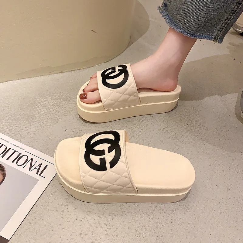 

2020 summer new brand thick-soled sponge cake withmid-heel flip-flops,women's sandals,all-match height-increasingwomen'sslippers