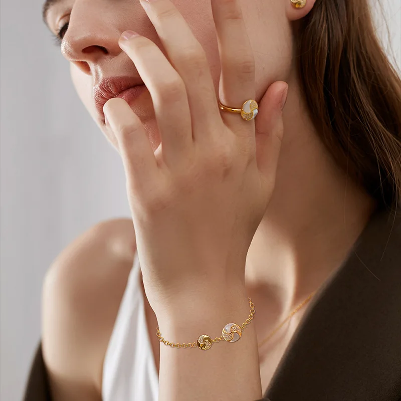 

Ladies fashion earrings necklace, punk, elegant, lovely, exaggerated, fresh, European and American exquisite ear jewelry