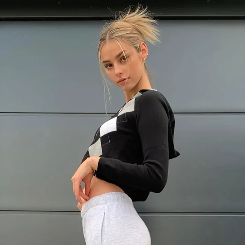 

Women Short Knitted Cardigan Casual Style Argyle Print Long Sleeve Women's Diamond Check Print Hooded Zipper Knitted Jacket