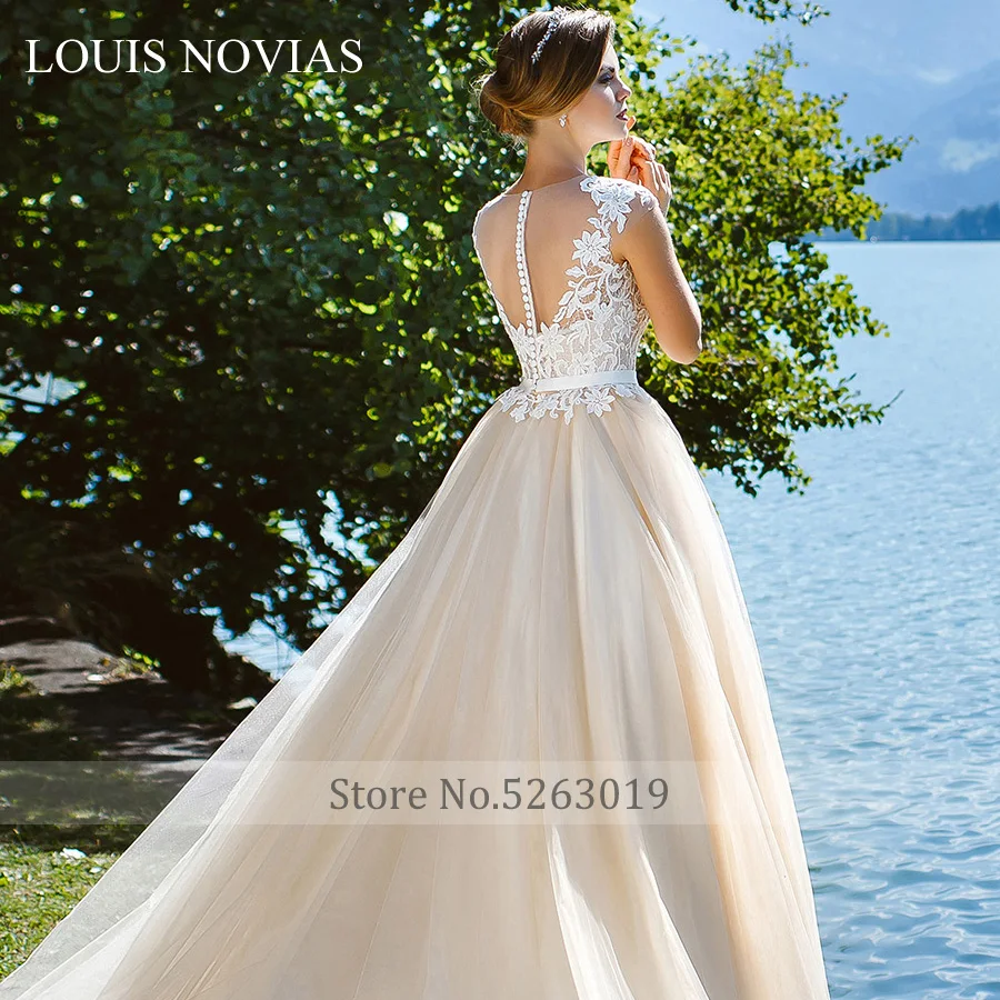 Свадебное платье принцессы Louis Novias Платье трапециевидного силуэта без рукавов с